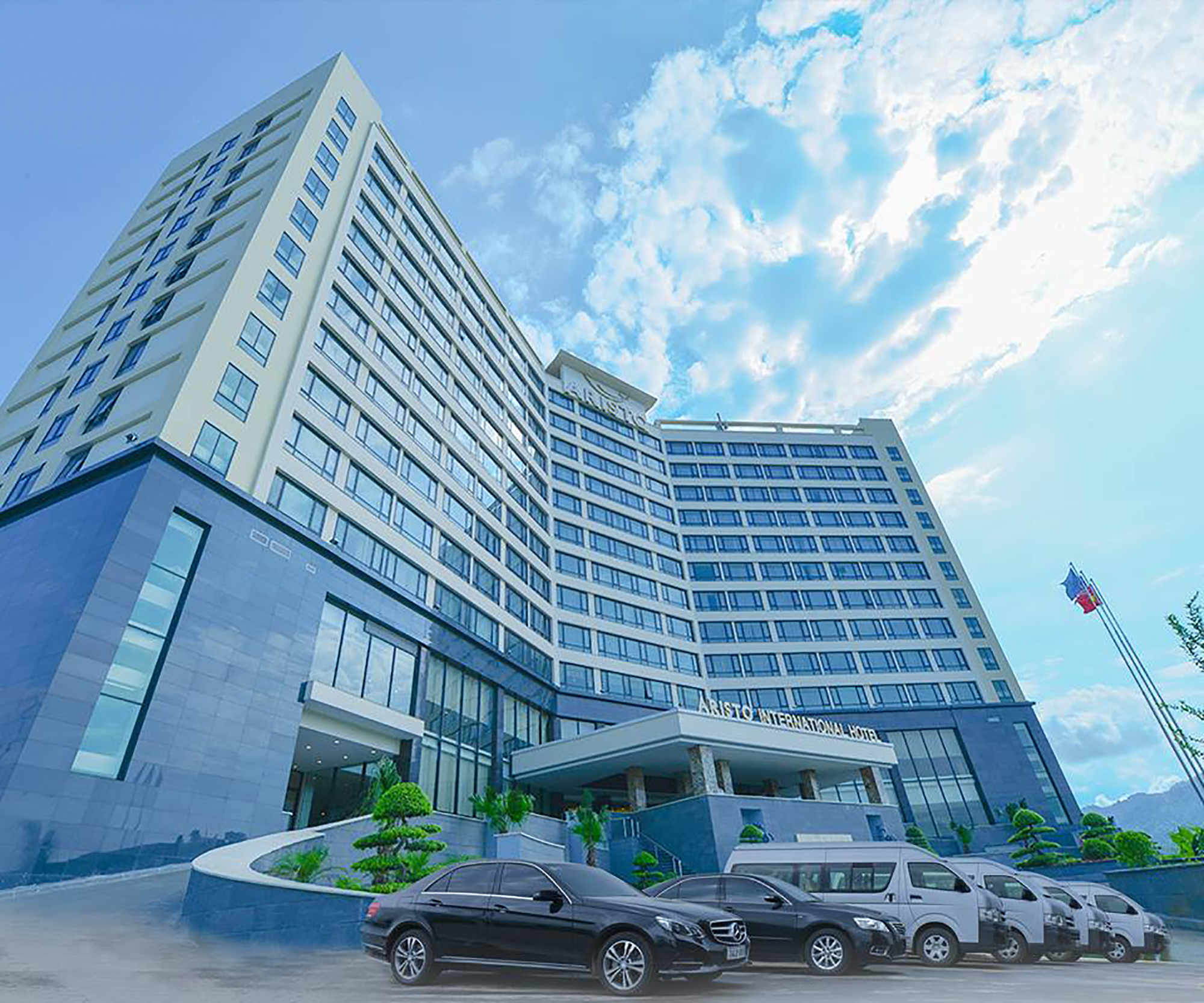 Explore a world of luxurious 5 – star lifestyle Explore a world of luxurious 5 – star lifestyle
